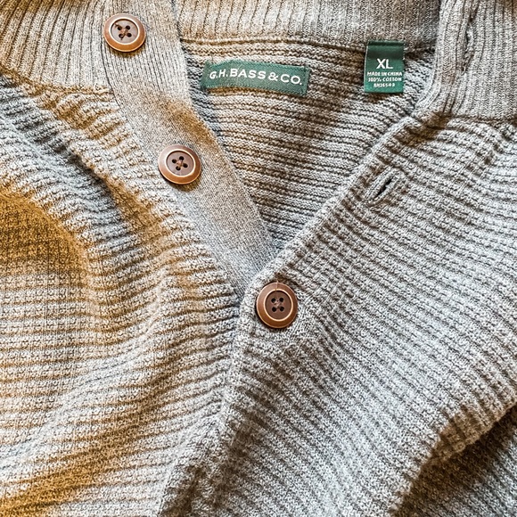 Men’s Button Down Sweater - Picture 4 of 6
